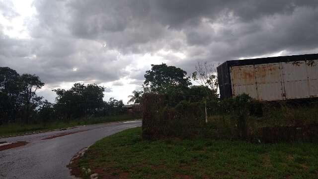 Na rota de alerta da meteorologia, chuva chega a Campo Grande e Corumb&aacute; 