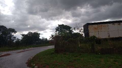 Na rota de alerta da meteorologia, chuva chega a Campo Grande e Corumbá 
