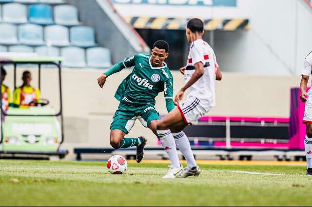 Disputado por gigantes do futebol, jovem da Capital &eacute; destaque do Palmeiras