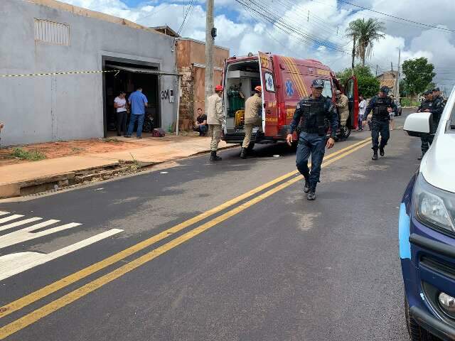 Trabalhador foi esmagado por cerca de 300 kg de madeira compensada