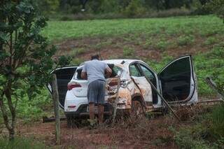 Veículo HB20 teve grandes danos com acidente. (Foto: Marcos Maluf)