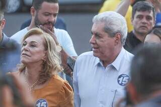 André e Beth Puccinelli saindo da votação do primeiro turno (Foto Marcos Maluf/Campo Grande News)