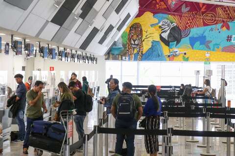 Com dois voos em atraso, aeroporto da Capital sente "efeito dominó" da greve