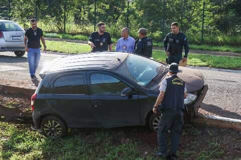 Após abandonar carro, motorista é encontrado morto em piscina de casa 