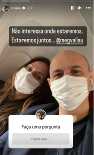 Última postagem nas redes sociais de Rossieli ao lado da esposa, dentro de um avião. (Foto: Instagram)