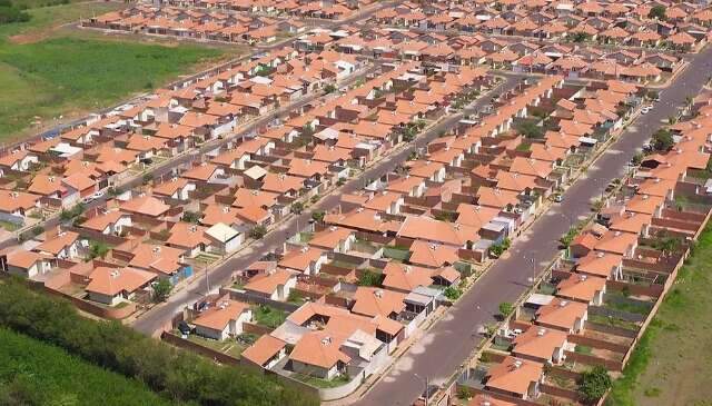 Ap&oacute;s aumentar IPTU em 130%, prefeitura promete vistoria em residencial