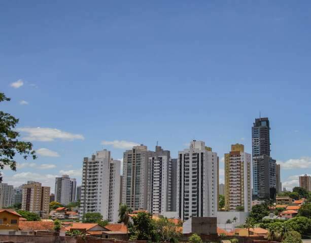 No primeiro dia de ver&atilde;o, sol brilha forte e calor chega a 39&ordm;C em MS