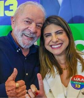 Presidente eleito Luiz Inácio Lula da Silva (PT) com a deputada federal eleita Camila Jara (PT). (Foto: Instagram)