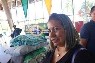 Técnica em enfermagem se queixou do atraso de mais de duas horas do ônibus (Foto: Paulo Francis)