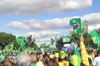 Manifestação pró-Bolsonaro em Campo Grande no feriado de 2 de novembro. (Foto: Paulo Francis)