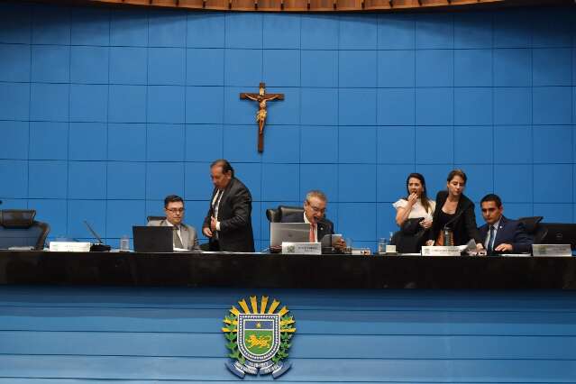 Deputados de MS aprovam aumento de 37% nos pr&oacute;prios sal&aacute;rios