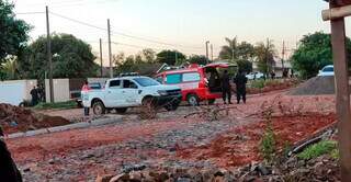 Viatura policial e carro de funerária em Pedro Juan Caballero. (Foto: Rádio Urundey)