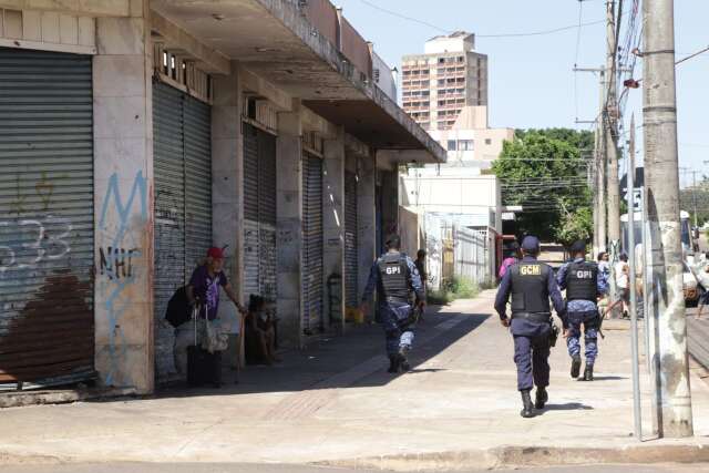 Redutos de usu&aacute;rios de drogas e moradores de rua passam por &ldquo;limpeza&rdquo;