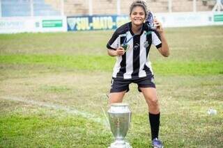 Aleh Marqwez tem 19 anos e foi campeã estadual pelo Operário (Foto: Divulgação)