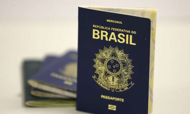 Fila para emiss&atilde;o do passaporte passa de 108 mil pessoas no Pa&iacute;s