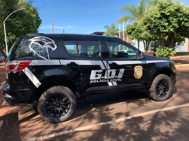 Em fiscaliza&ccedil;&otilde;es de Natal, pol&iacute;cia prende quatro homens, sendo dois foragidos