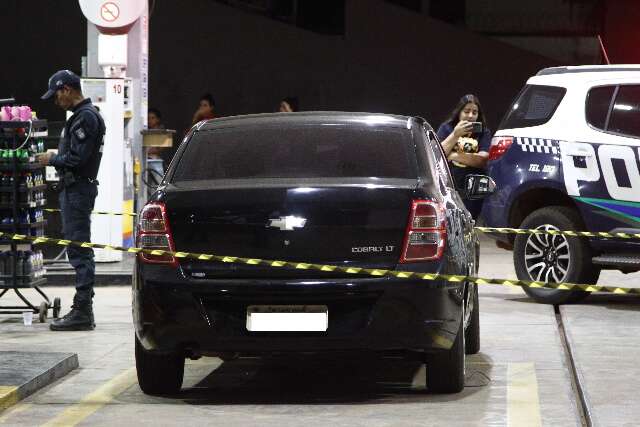 Suspeito de execu&ccedil;&atilde;o em posto se apresenta &agrave; pol&iacute;cia