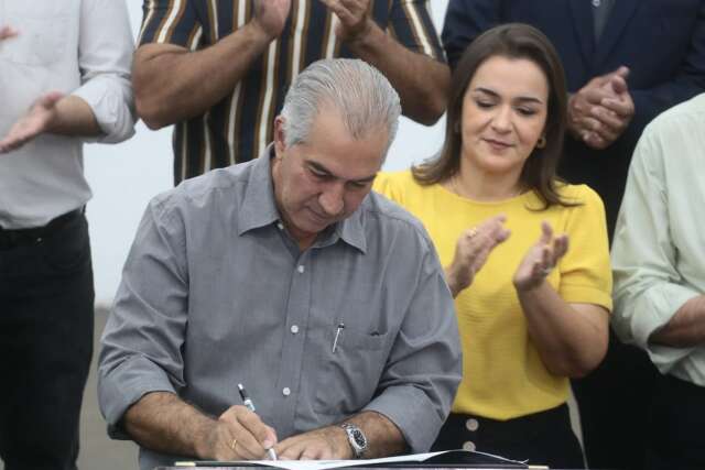 Governo assina 5 contratos no valor de R$ 59 milh&otilde;es para obras na Capital