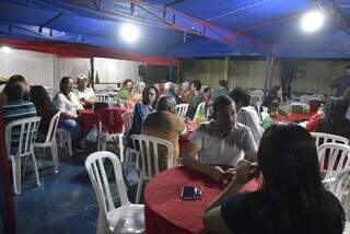 Ceia saborosa foi servida para marcar a noite de festa. (Foto Assessoria)