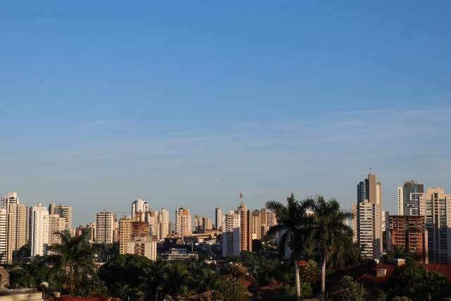 Dia deve ser de sol forte e com possibilidade de chuva isolada em MS