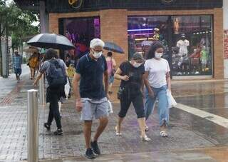 População voltou a usar máscaras para se prevenir da covid-19 (Foto Paulo Francis/Campo Grande News)