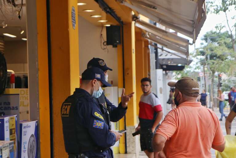 Guardas Municipais também voltaram a usar o item (Foto Paulo Francis/Campo Grande News)