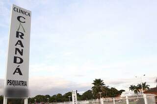 Fachada da clínica Carandá em Campo Grande (Foto Alex Machado/Campo Grande News)