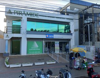 A casa lotérica onde foi registrada a aposta vencedora fica na Avenida Bandeirantes (Foto: Google Street View)