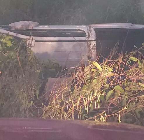 Jovem morre ap&oacute;s caminhonete tombar na Estrada Parque