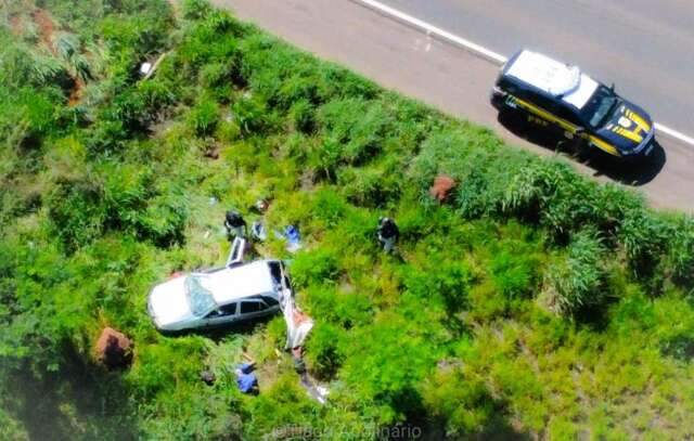 Morre rec&eacute;m-nascido arremessado de carro que capotou com drogas 