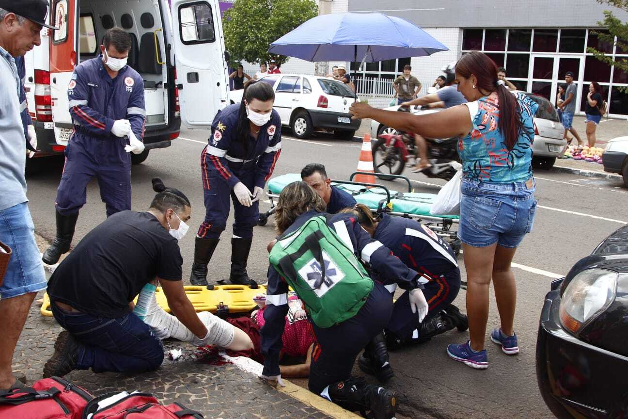 Idosa Sofre Ferimentos Graves Ao Ser Atropelada Enquanto Atravessava Na