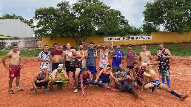 Futebol de solteiros contra casados completa 30 anos no Pedrossian 