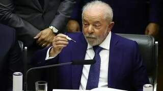 Luiz Inácio Lula da Silva (PT) assinou pacote de medidas revogando atos do ex-presidente (EPA / BBC News Brasil)