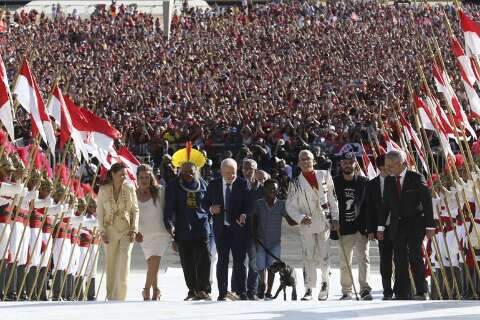 Lula sobe a rampa e discursa ao povo: &quot;o amor venceu&quot;