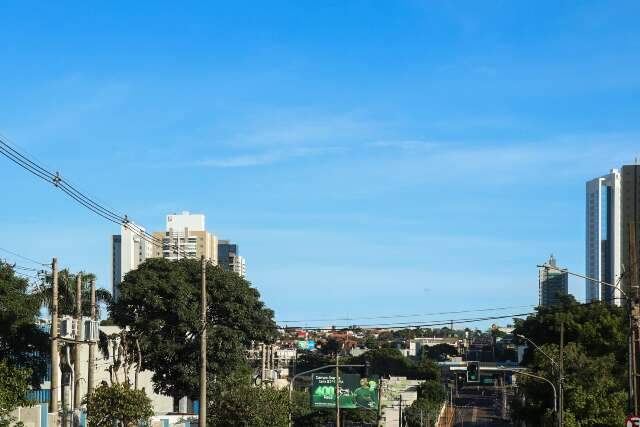  Tempo fica inst&aacute;vel com previs&atilde;o de tempestades isoladas no 1&ordm; dia do ano 