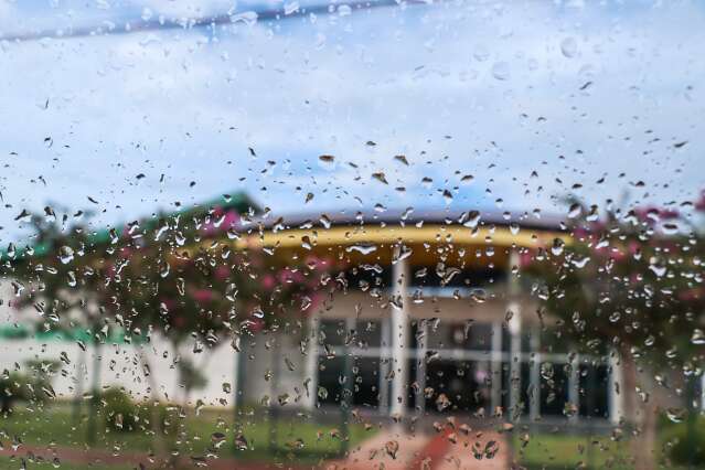 Altas temperaturas de ver&atilde;o trazem pancada de chuva &agrave; Capital