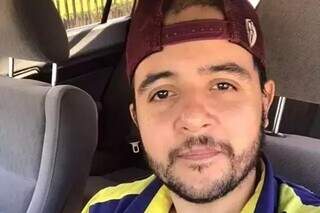 Assassino de rapaz durante briga de tr&acirc;nsito se apresenta &agrave; pol&iacute;cia, mas &eacute; solto