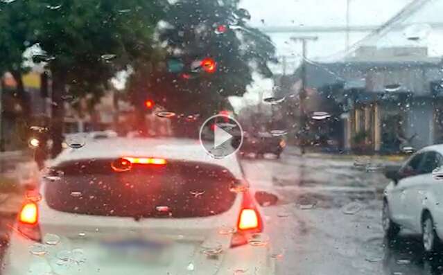 Chuva calma alivia calor&atilde;o em cidades da fronteira com Paraguai