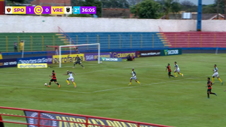 Segundo gol do Sport nasceu de jogada em profundidade pela esquerda e desvio de Gean, camisa 7 (Foto: Paulistão Play)