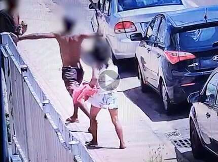 Armado com facão, homem ataca outro no centro de Campo Grande; veja vídeo