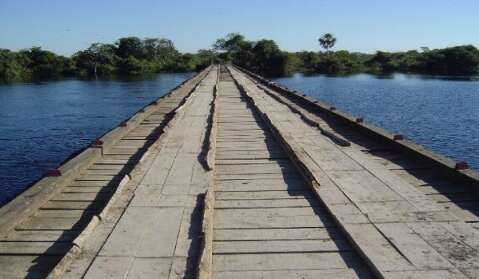 Ponte no Pantanal terá travessia de veículos suspensa para reforma