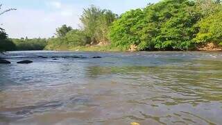 Rio Aquidauana em Rochedo, região onde o corpo do homem foi encontrado. (Foto: Reprodução)