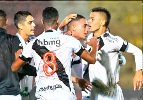 Vasco estreia com vitória por 2 a 1 contra o Capital-TO