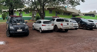 Motorista para em posto para tomar &aacute;gua e tem caminhonete roubada