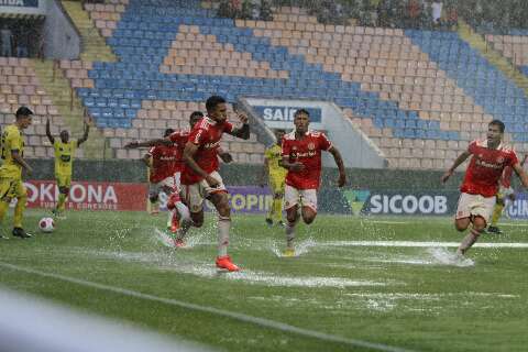 Em jogo com chuva torrencial, Inter estreia com vitória por 2 a 0 na Copinha