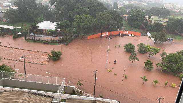Campo Grande registra 159 mm de chuva em 12h