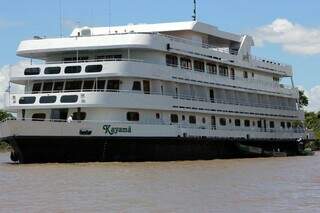 Região também tem grandes barcos hotéis de luxo. (Foto: Silvio Andrade)