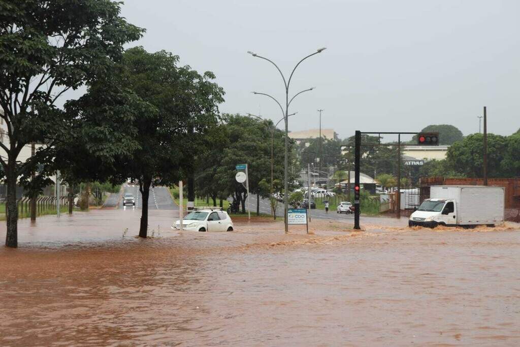 Volume de chuva em 1 dia foi maior dos últimos 110 anos diz