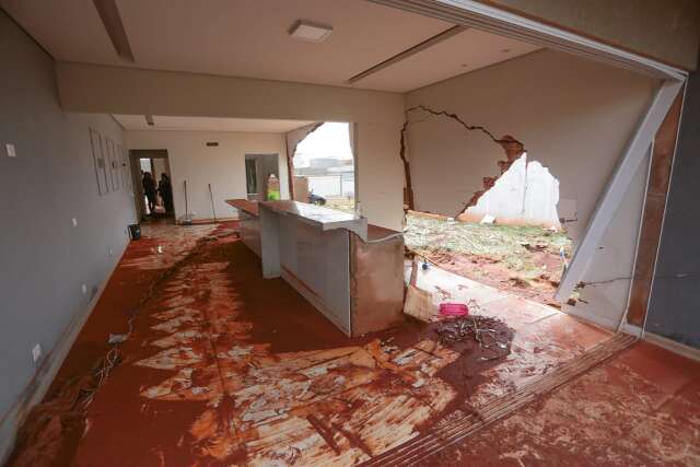 &ldquo;Foi um tsunami&rdquo;, diz morador que teve a casa destru&iacute;da pela for&ccedil;a da &aacute;gua 