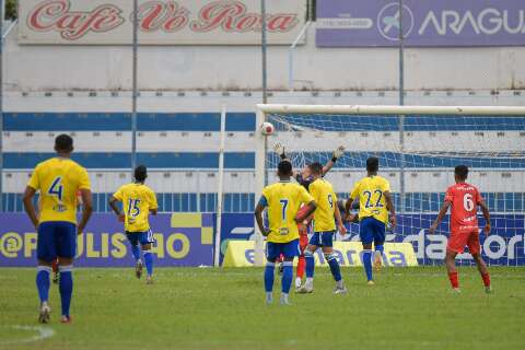 Cruzeiro vence por 6 a 1 e dá sobrevida ao Comercial na Copinha